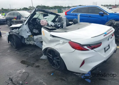 2024 BMW M8 Competition z USA, uszkodzony, nr VIN WBSDZ0C05RCP18148